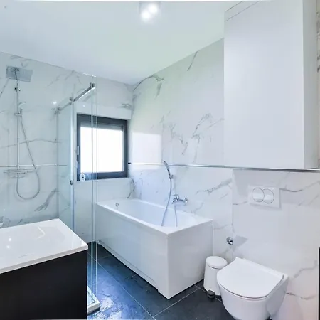 Crowonder Adriatic Premium Near The Vikendica *