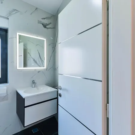 Crowonder Adriatic Premium Near The Tatil Evi *