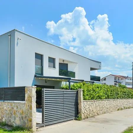 Crowonder Adriatic Premium Near The Tatil Evi *