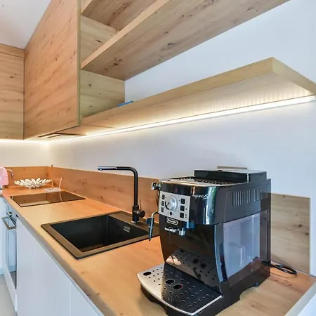 Crowonder Adriatic Premium Near The Vodice