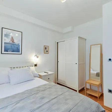 Crowonder Adriatic Premium Near The Vodice