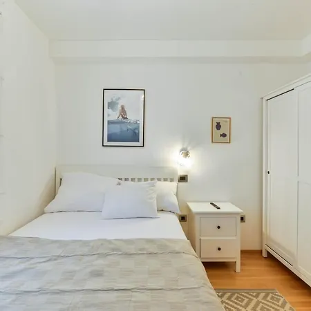 Crowonder Adriatic Premium Near The Vodice