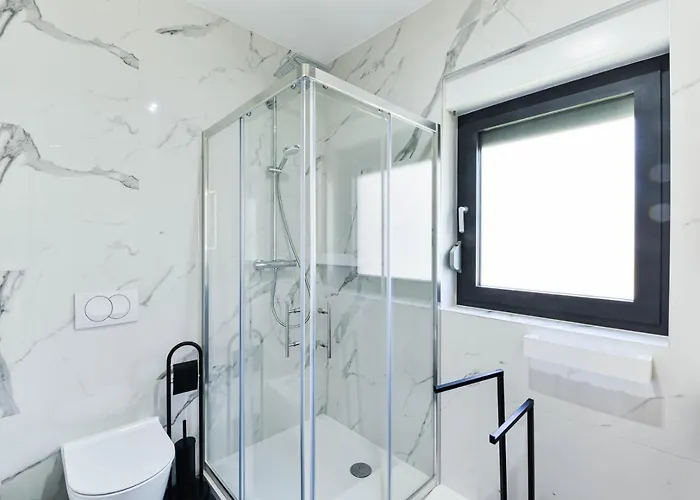 Crowonder Adriatic Premium Near The 沃迪切