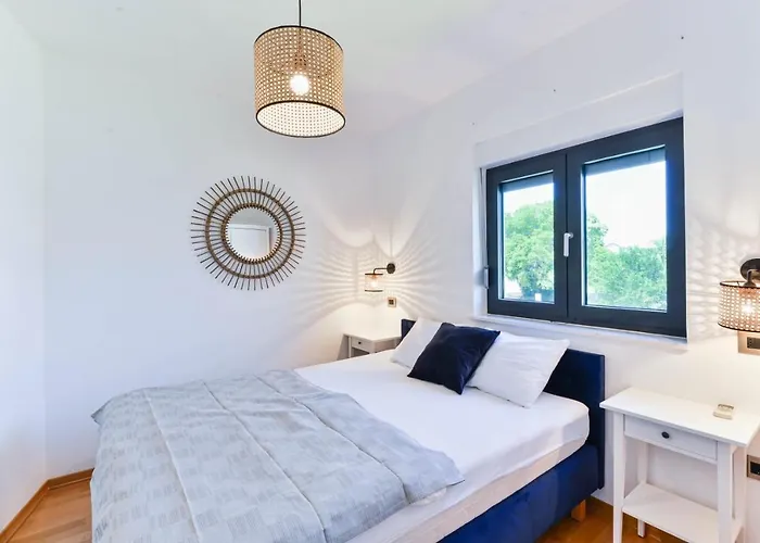 Crowonder Adriatic Premium Near The 度假居 *