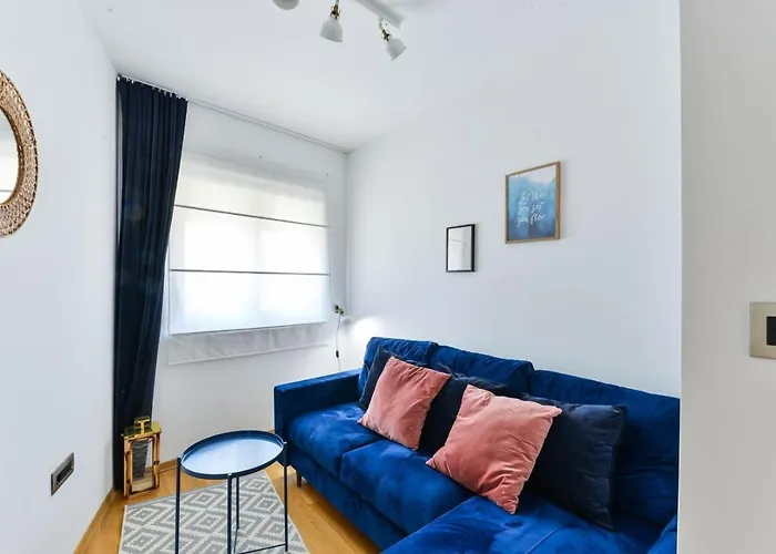 Crowonder Adriatic Premium Near The