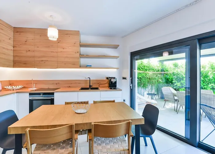 Crowonder Adriatic Premium Near The Semesterbostad Vodice